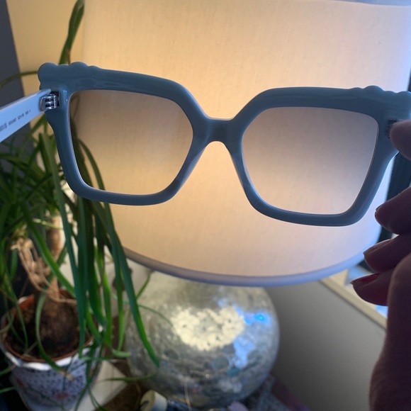 Authentic FENDI 52 Butterfly crystals acetate sunglasses - Picture 8 of 14